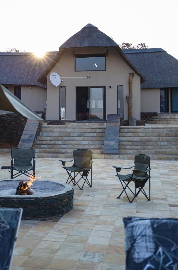 Tholo Manzi Private Game Farm Villa Zeerust Exterior photo