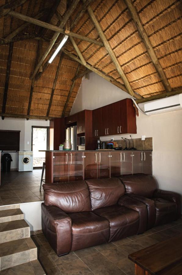 Tholo Manzi Private Game Farm Villa Zeerust Exterior photo